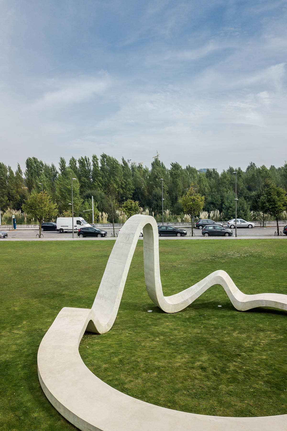 FAHR0213 completes a symbolic concrete structure in the garden of University of Porto