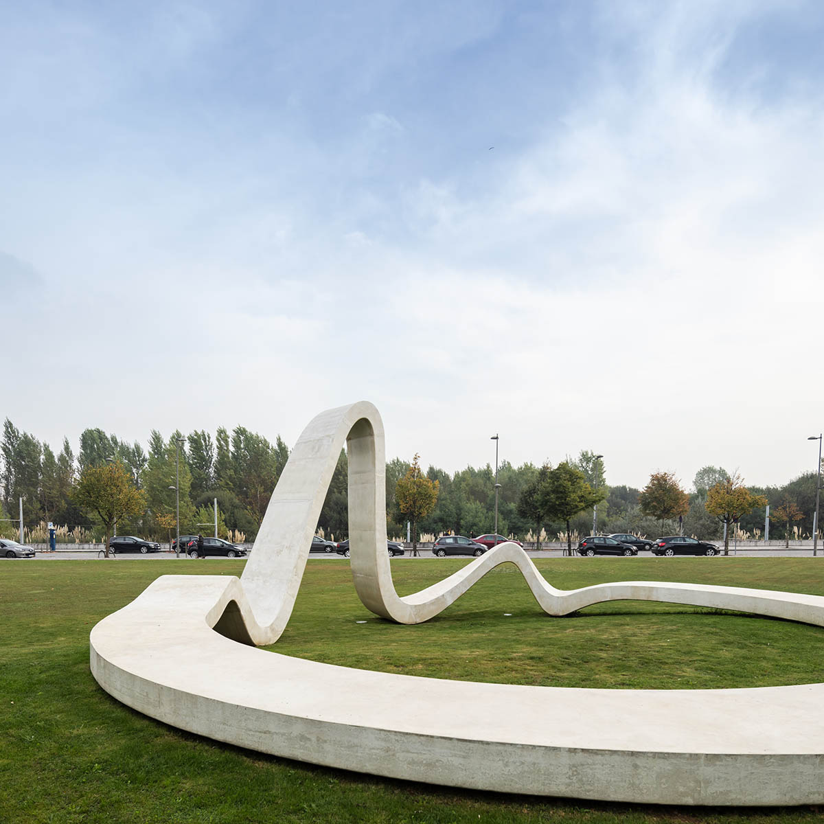 FAHR0213 completes a symbolic concrete structure in the garden of University of Porto