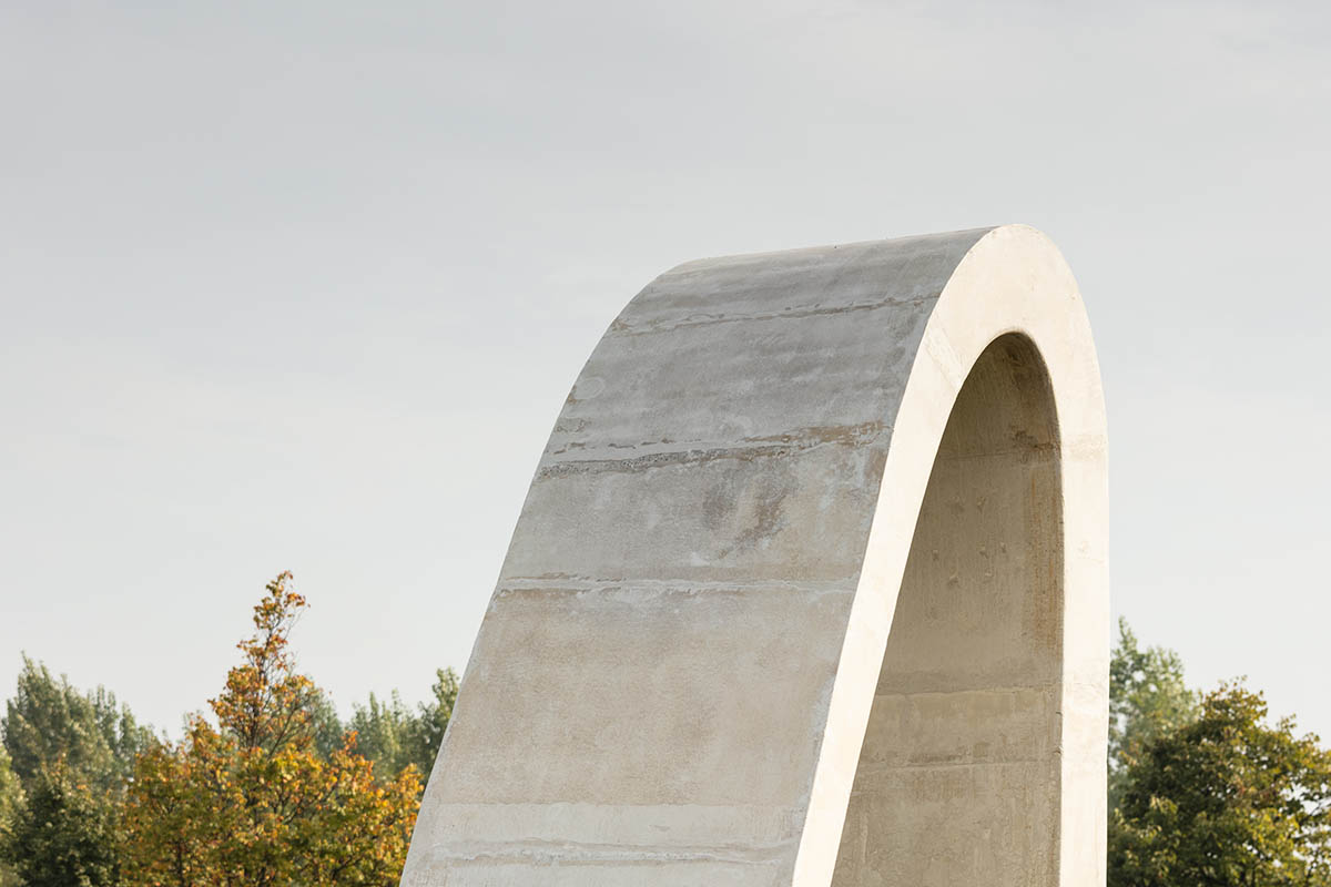 FAHR0213 completes a symbolic concrete structure in the garden of University of Porto