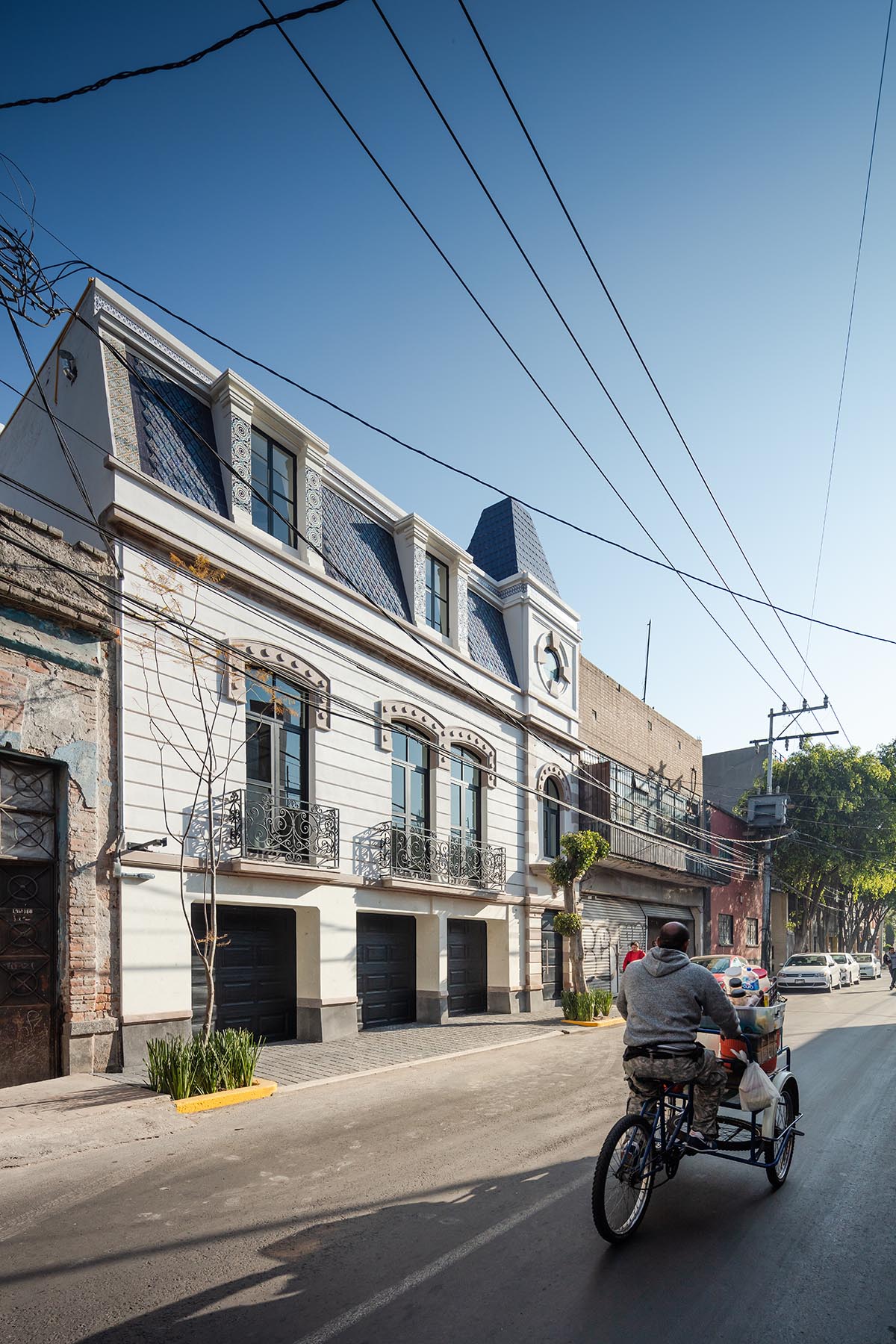 Inca Hernandez renovates old house in Tacuba with multiple artistic and artisanal elements in Mexico
