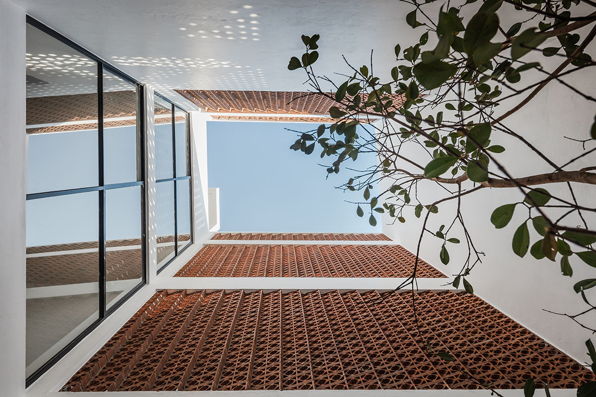 Inca Hernandez renovates old house in Tacuba with multiple artistic and artisanal elements in Mexico