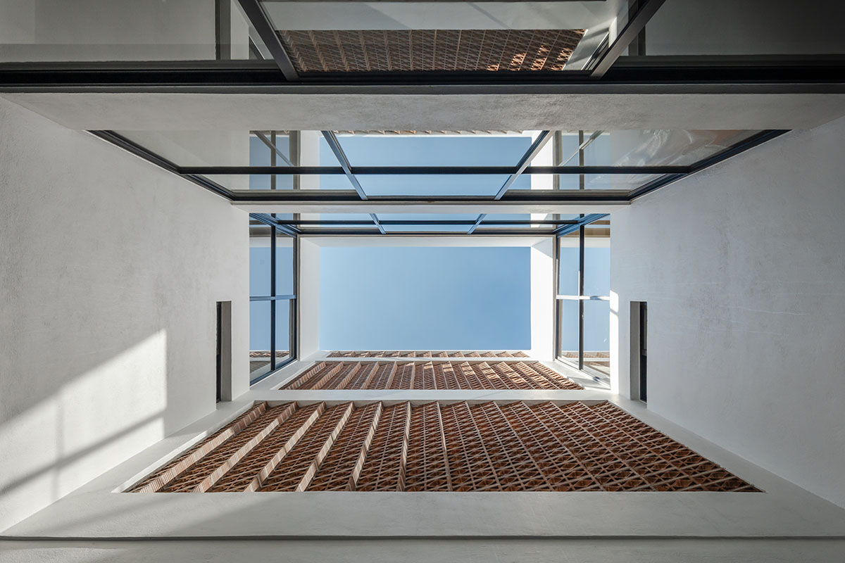 Inca Hernandez renovates old house in Tacuba with multiple artistic and artisanal elements in Mexico