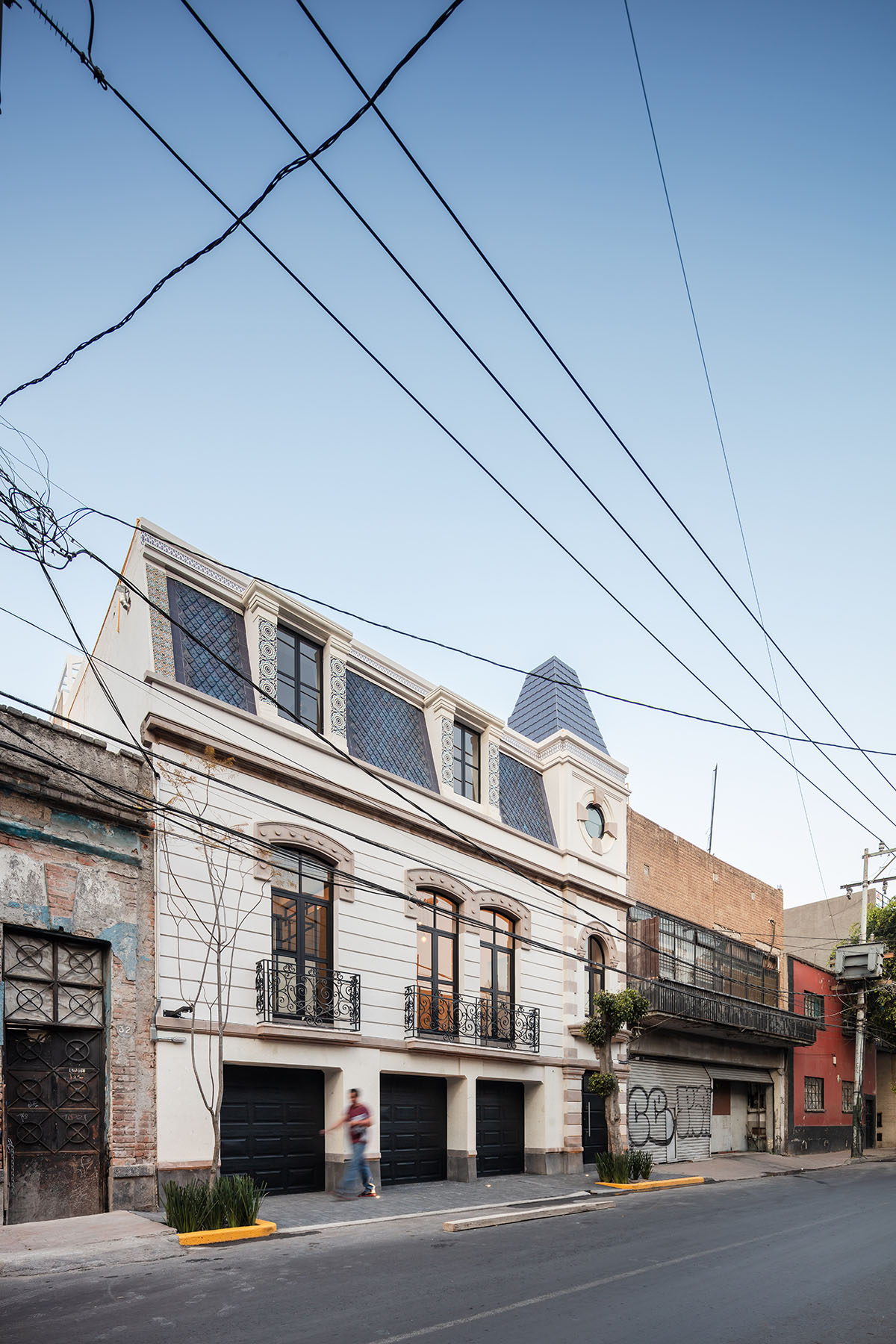 Inca Hernandez renovates old house in Tacuba with multiple artistic and artisanal elements in Mexico