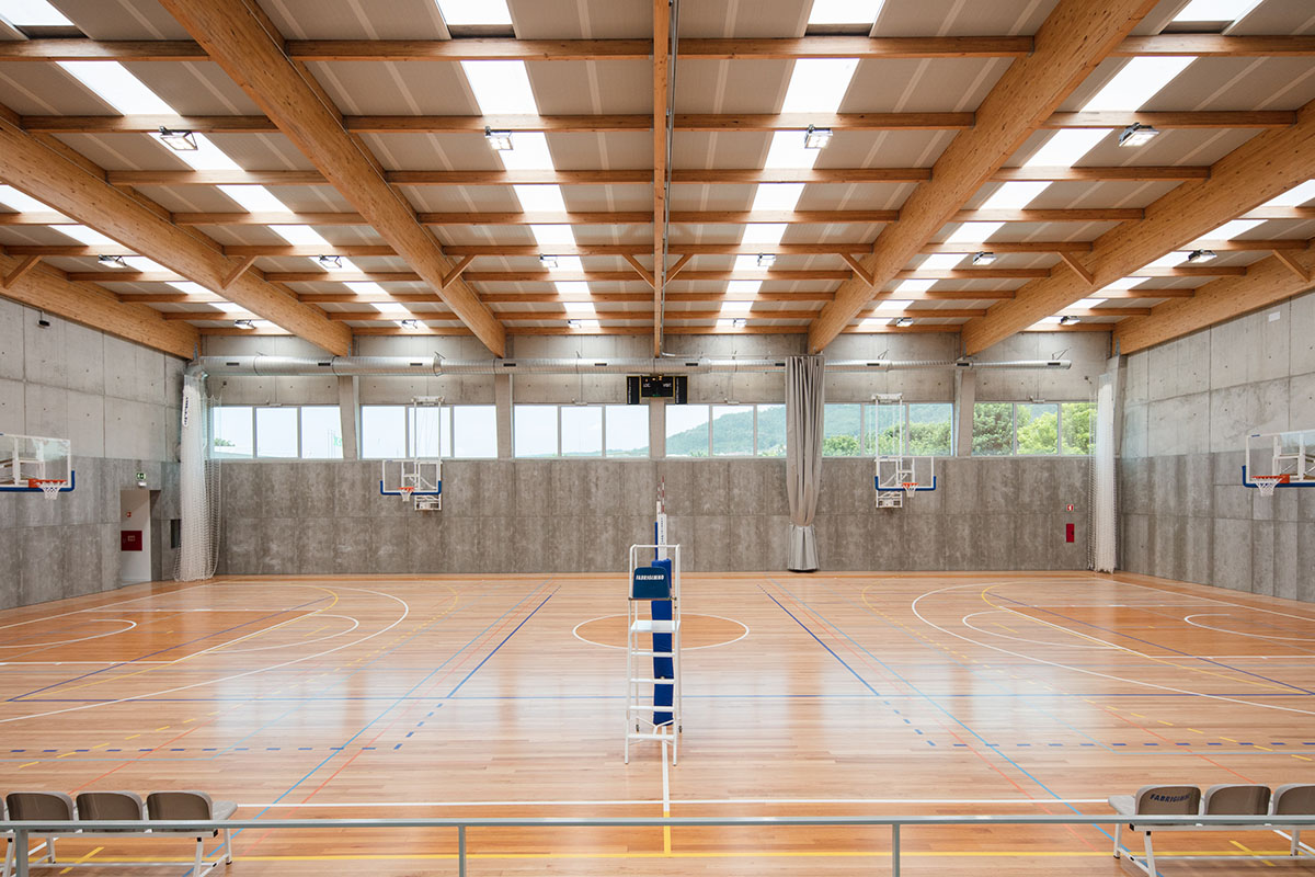 Valdemar Coutinho Architects completes brutalist sports pavilion in Portugal