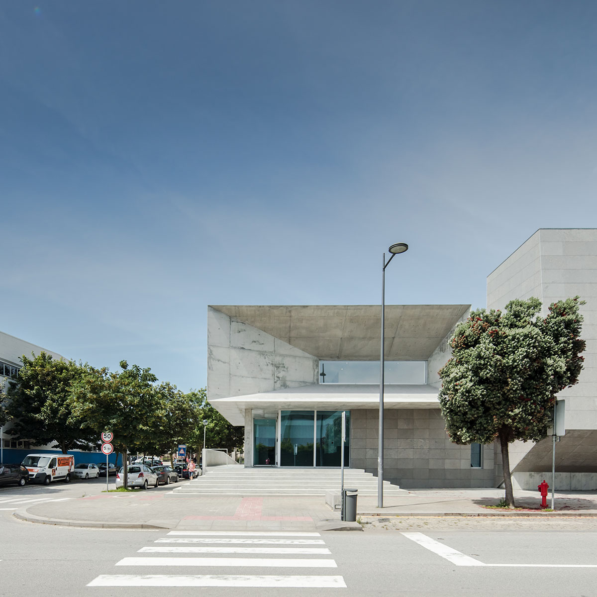 Valdemar Coutinho Architects completes brutalist sports pavilion in Portugal