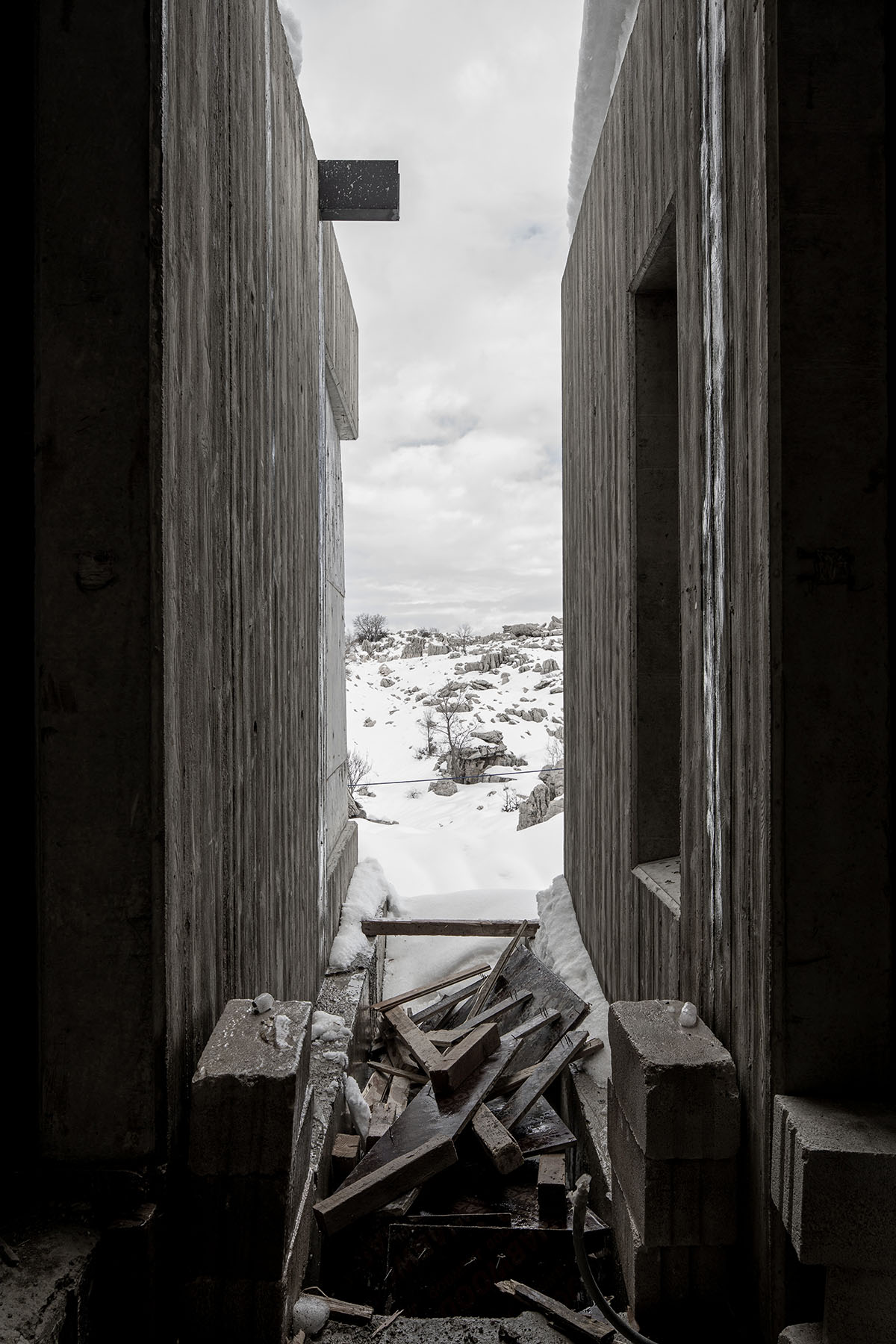 Karim Nader Studio designs new retreat referencing to limestone formations on mount Lebanon