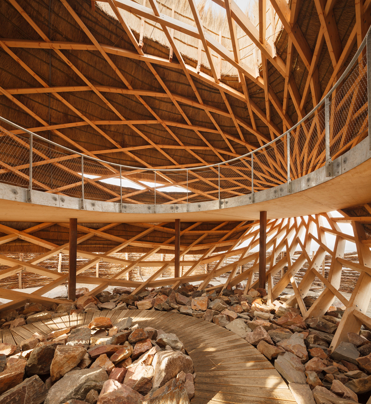 RAU architects and RO&AD Architecten built egg-shaped observatory watching bird biotope