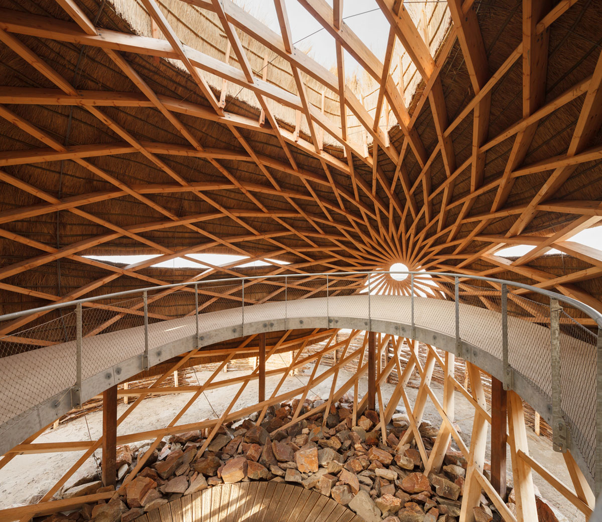RAU architects and RO&AD Architecten built egg-shaped observatory watching bird biotope