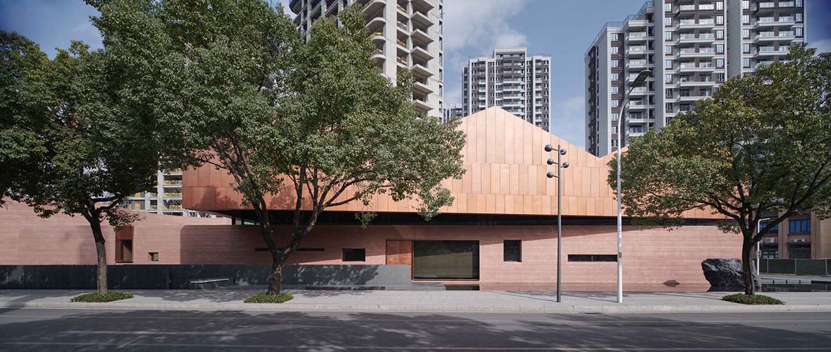 Neri&Hu encloses a Chinese artifact with fragmented walls to form Fuzhou Teahouse in China