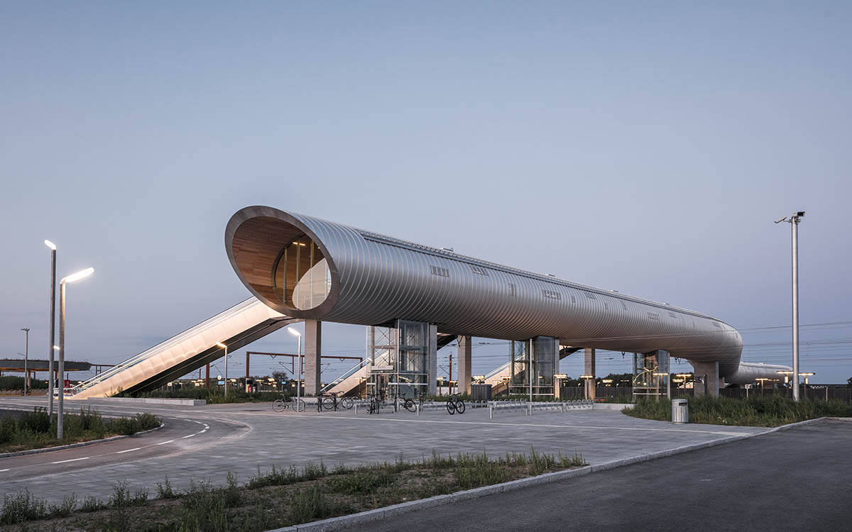 COBE and DISSING+WEITLING's sinuous tubular Køge Nord Station opened in Copenhagen