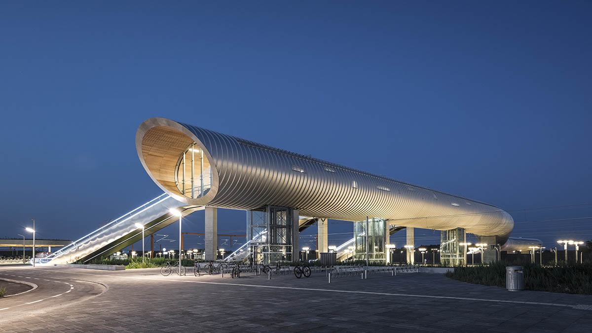 COBE and DISSING+WEITLING's sinuous tubular Køge Nord Station opened in Copenhagen