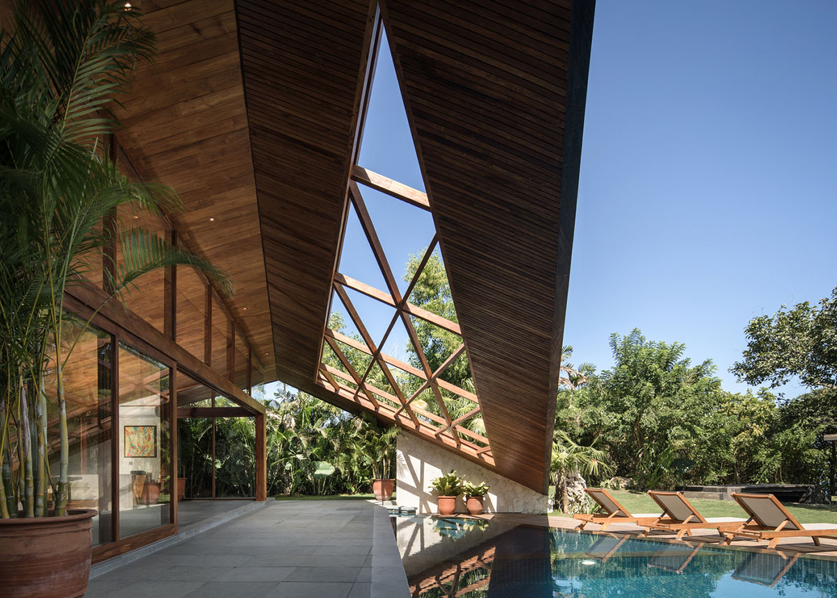 Giant sloping polygonal shading element marks Alexis Dornier's House Carbon in Bali