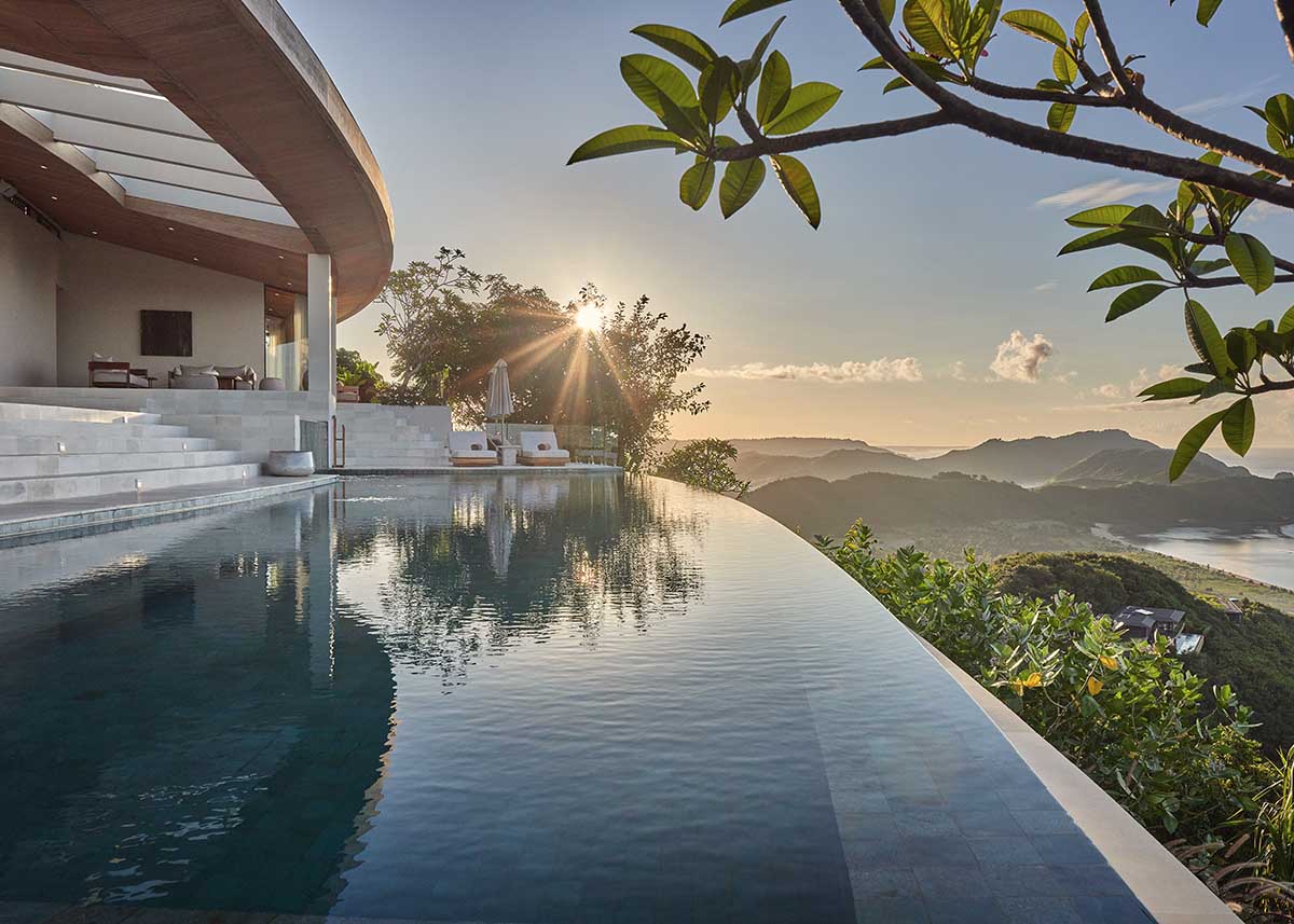Villa Boe captures the captivating views of Tampah Hills in Indonesia 