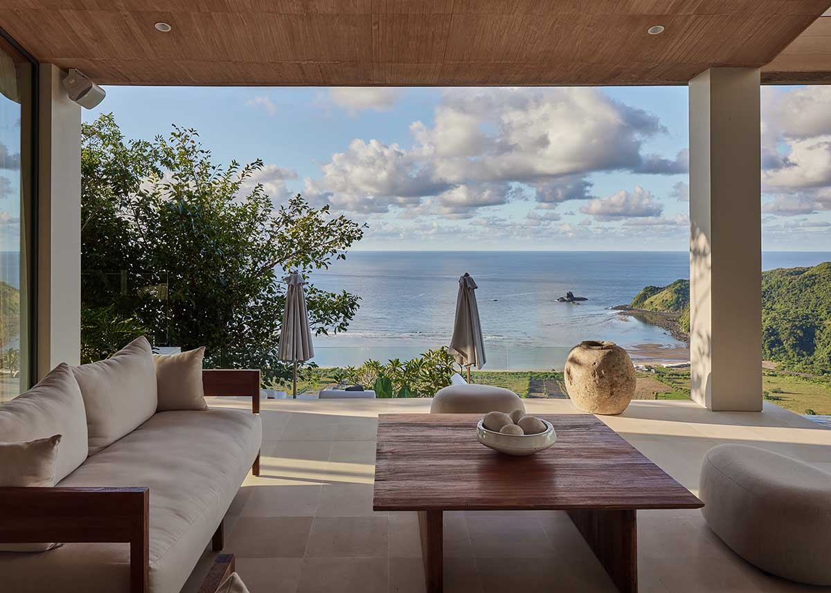 Villa Boe captures the captivating views of Tampah Hills in Indonesia 