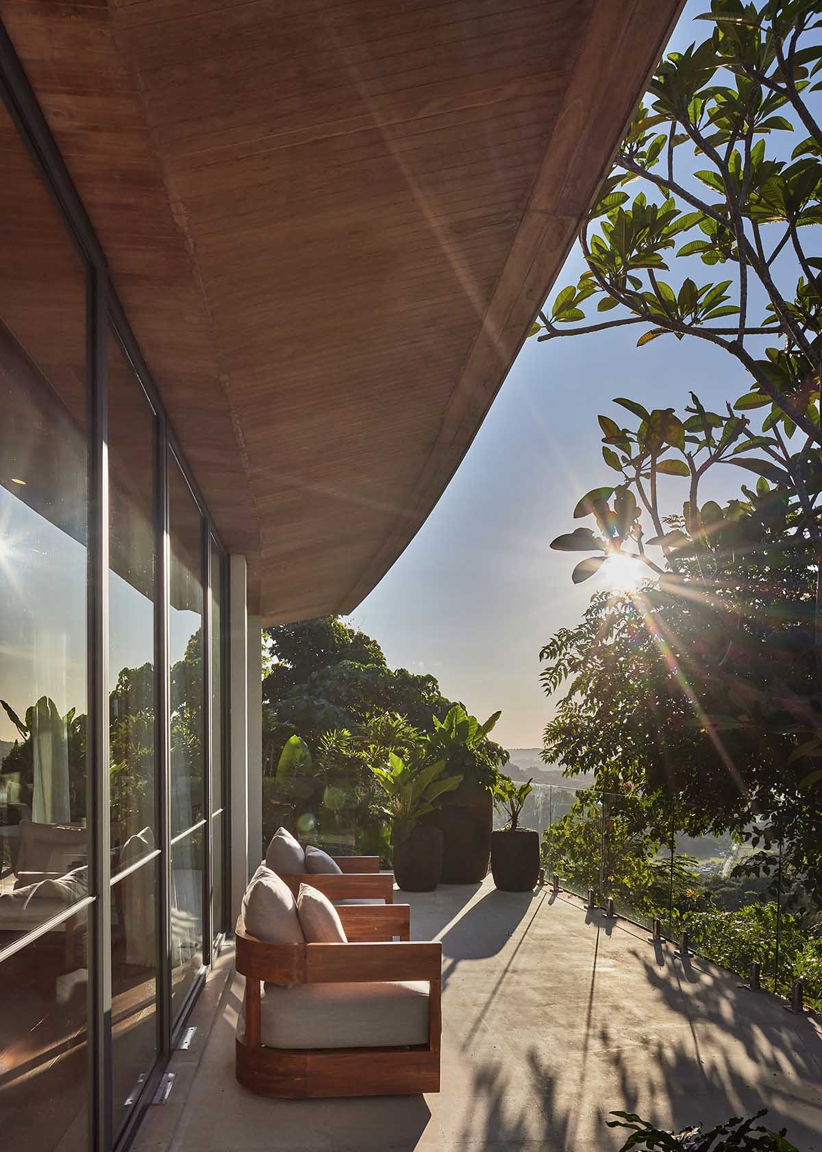 Villa Boe captures the captivating views of Tampah Hills in Indonesia 