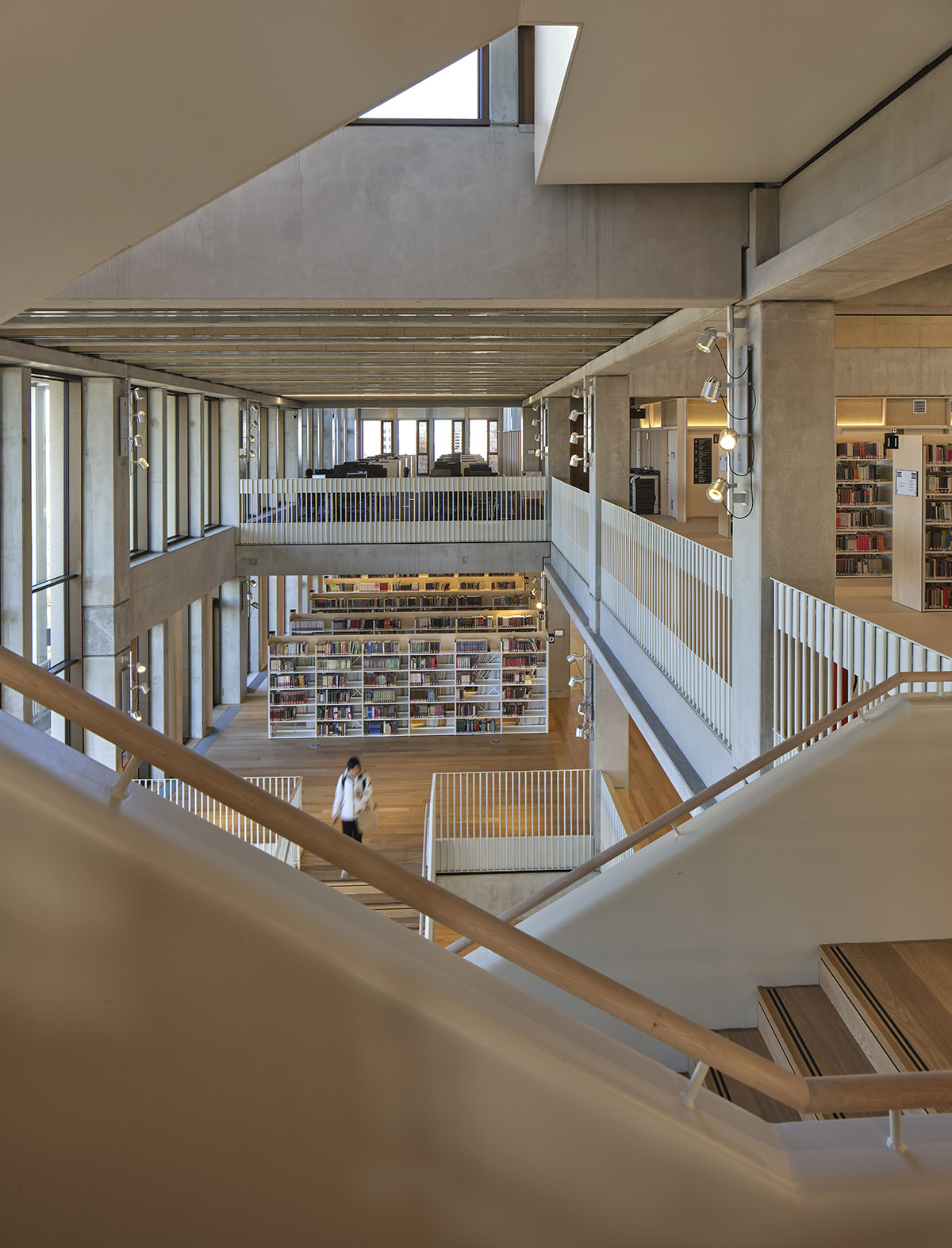 Таунхаус Grafton Architects - Кингстонский университет в Лондоне получил премию Миса ван дер Роэ 2022 года