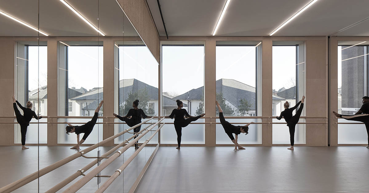Таунхаус Grafton Architects - Кингстонский университет в Лондоне получил премию Миса ван дер Роэ 2022 года