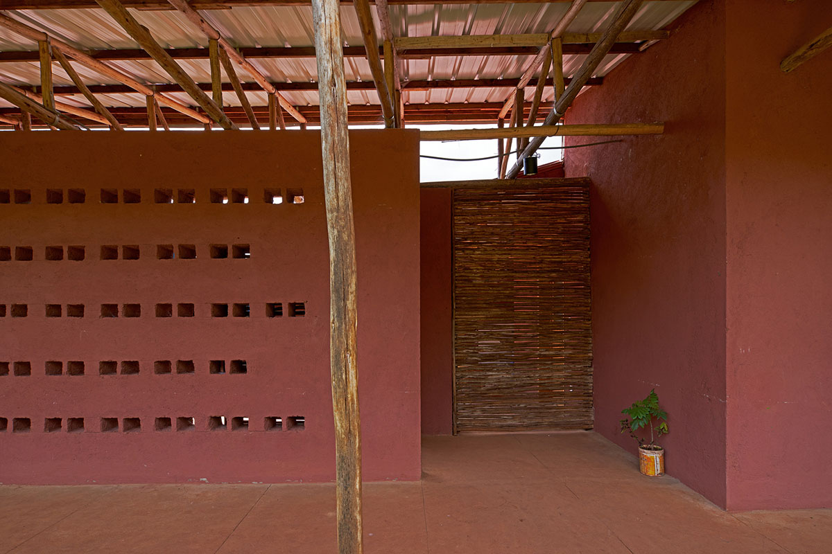 Ethiopian campus by StudioBenaim is dedicated to street children and features local elements