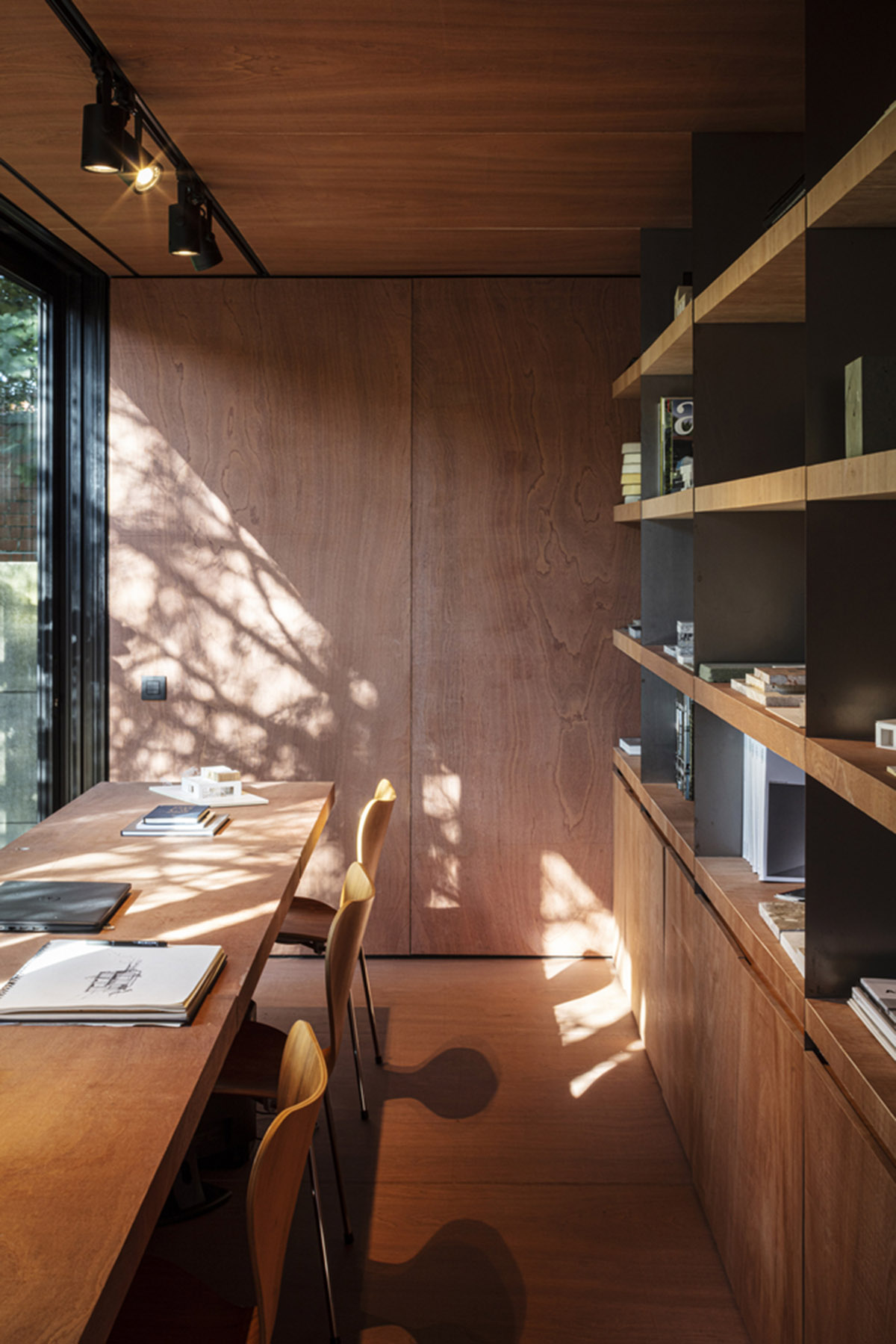 TOOP architectuur uses old shipping containers to convert them into architects' studio in Belgium