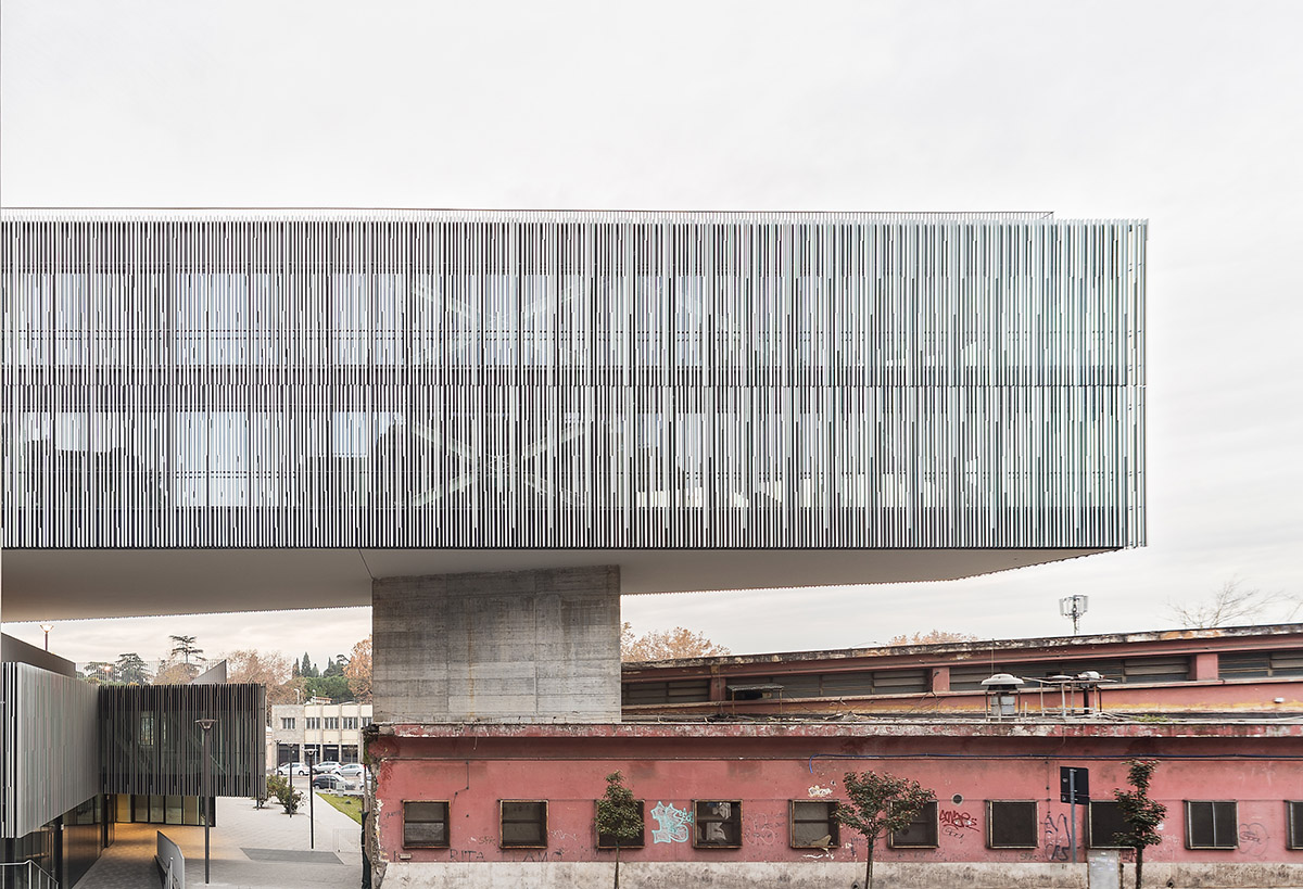 Labics' new fragmented complex fosters public space by setting trajectories in the heart of Rome