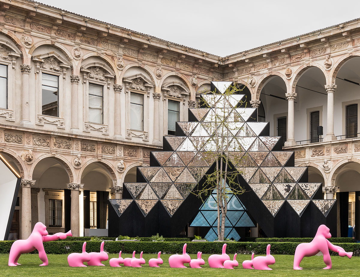 Labics built an installation that insists on reversing the point of view in Milan