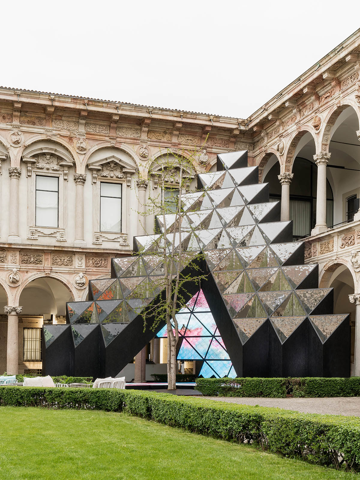 Labics built an installation that insists on reversing the point of view in Milan