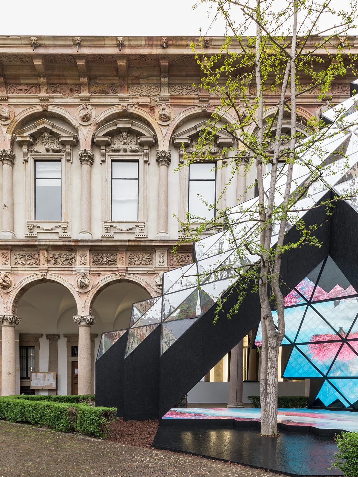 Labics built an installation that insists on reversing the point of view in Milan