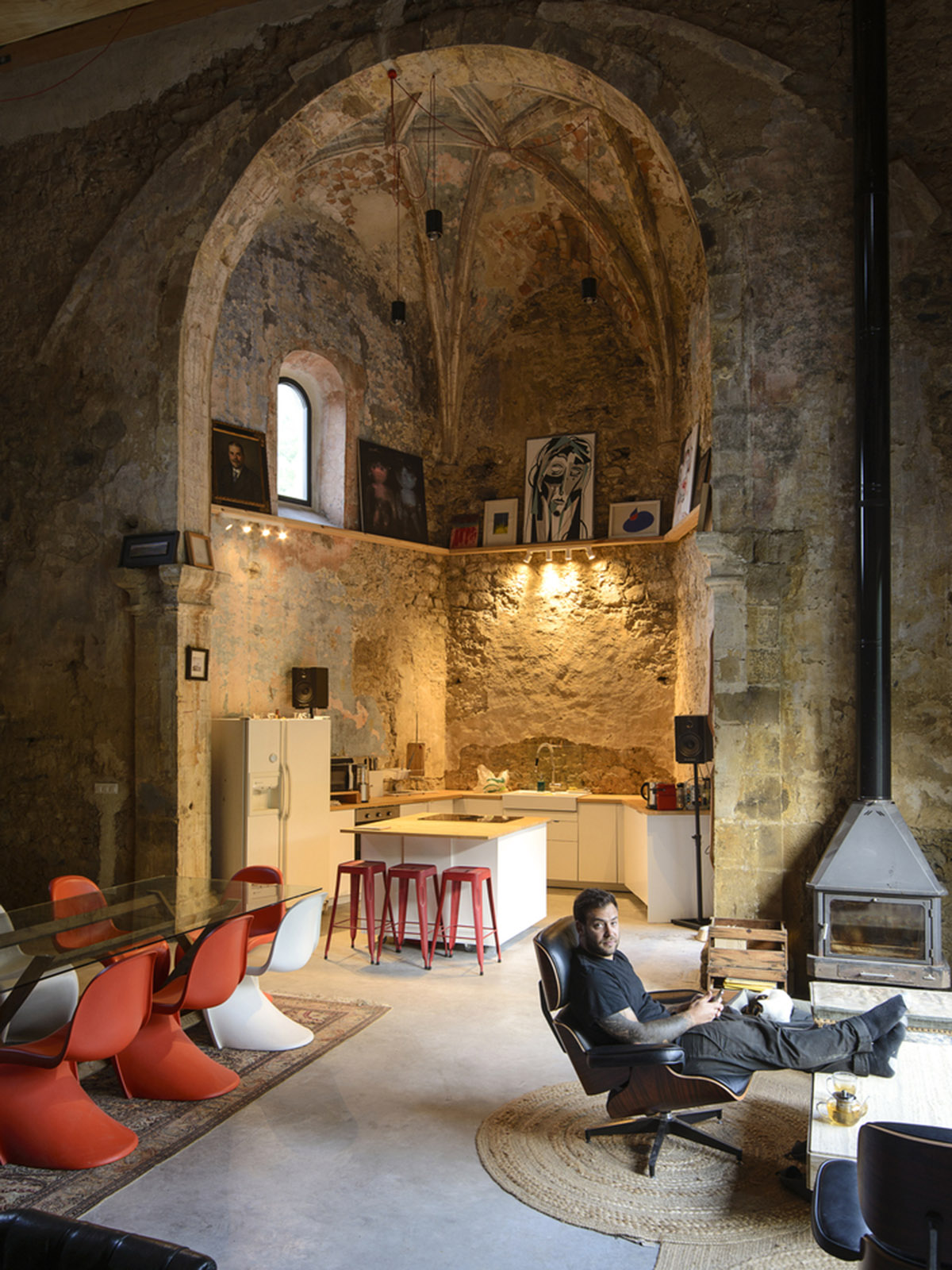 Garmendia Cordero Arquitectos transforms abandoned Renaissance church into a house in Spain