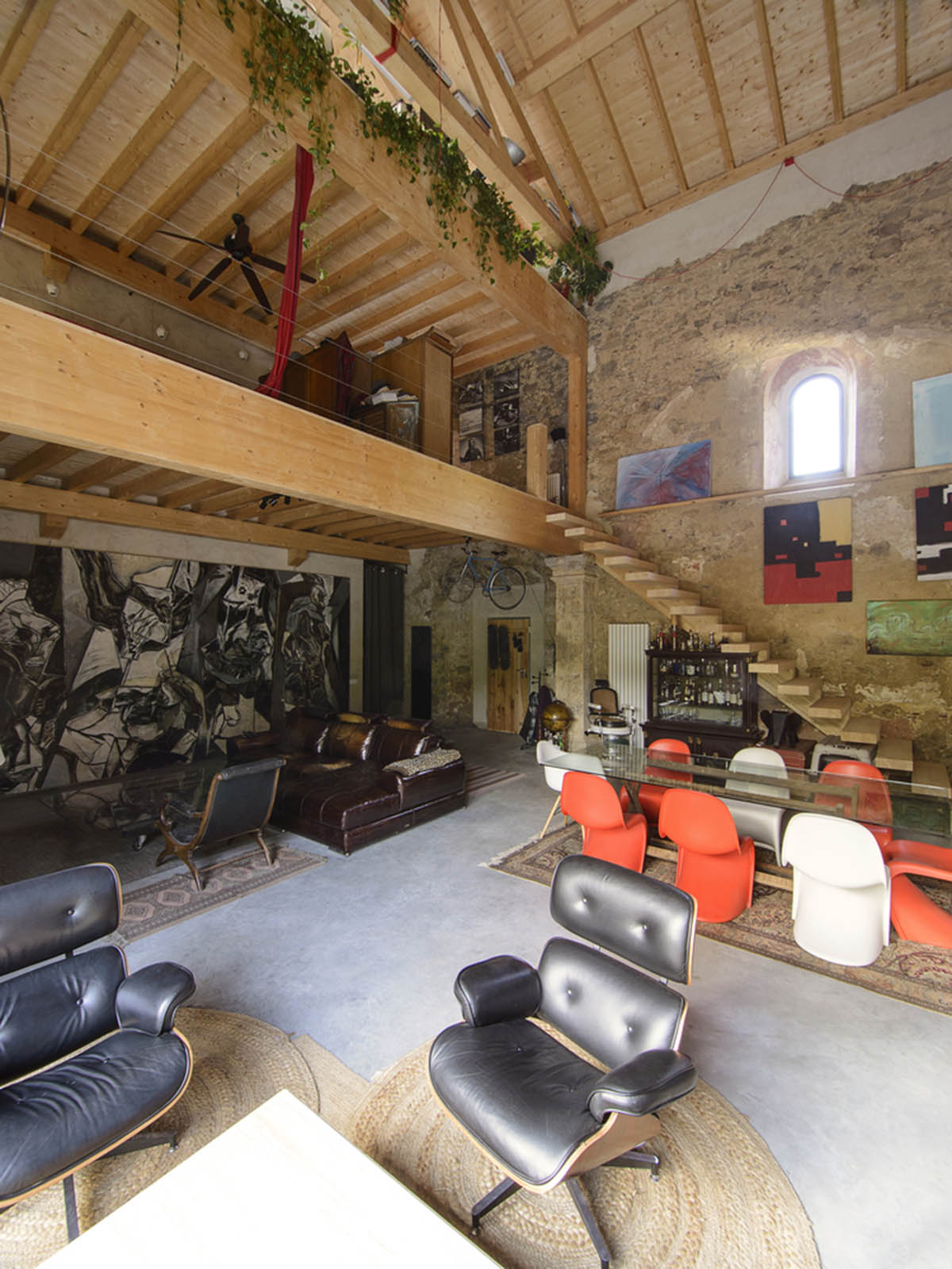 Garmendia Cordero Arquitectos transforms abandoned Renaissance church into a house in Spain