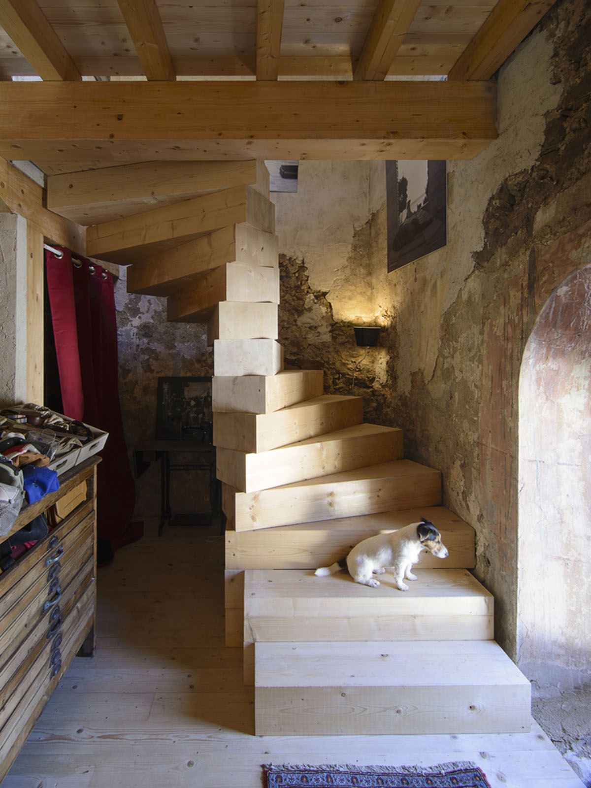 Garmendia Cordero Arquitectos transforms abandoned Renaissance church into a house in Spain