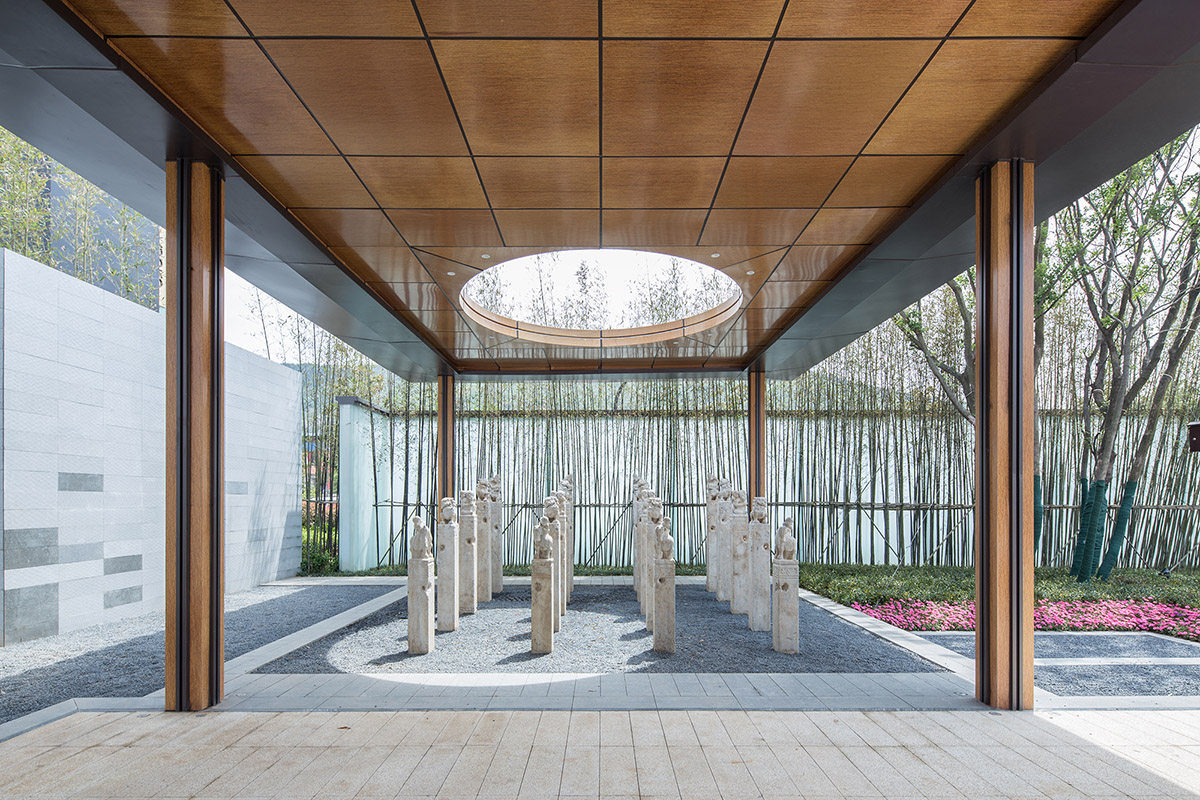 Continuation Studio overlaps short timbers to create long-span for community centre in China