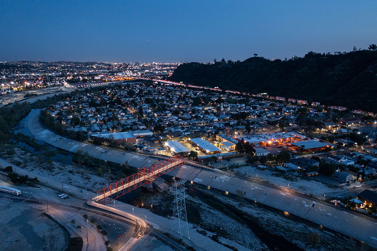 SPF:architects completes bicycle and pedestrian bridge with orange steel boxes on Los Angeles river  