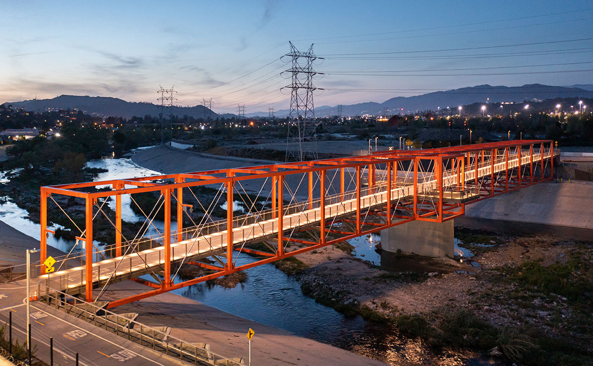 SPF:architects completes bicycle and pedestrian bridge with orange steel boxes on Los Angeles river  
