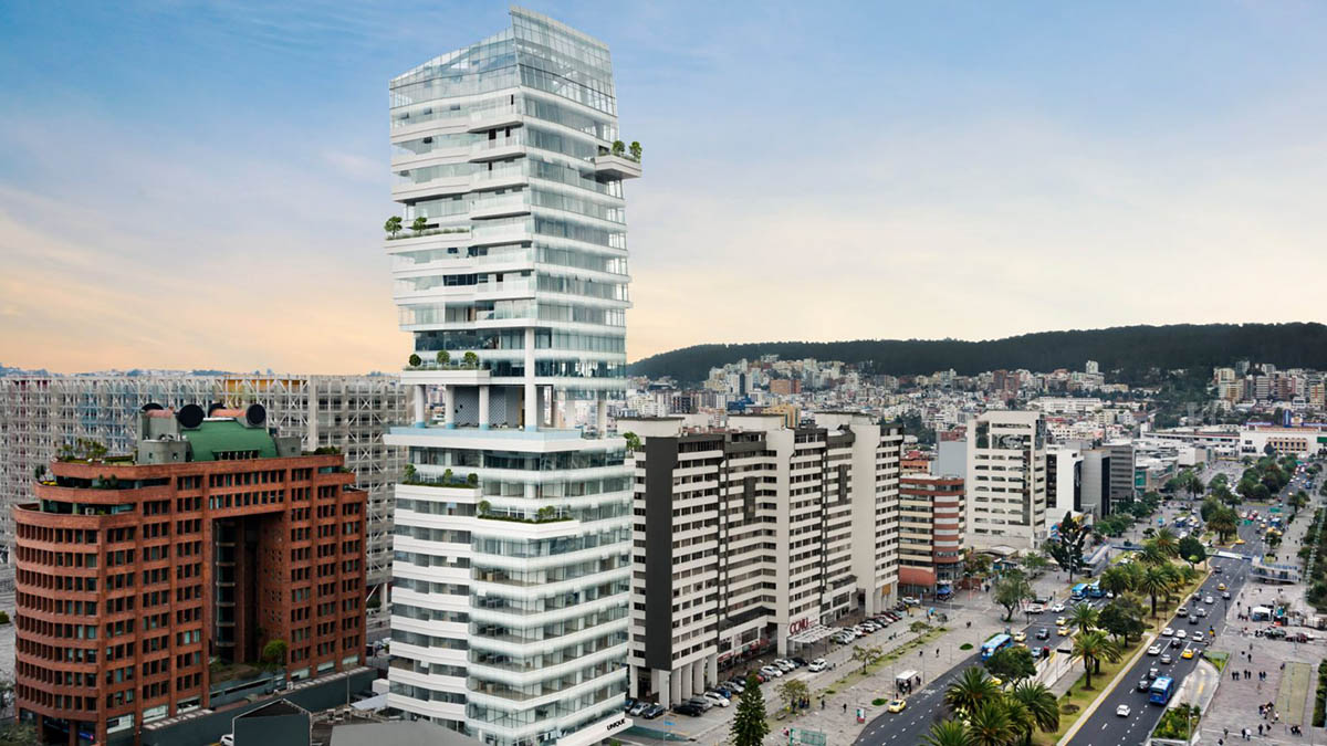 Carlos Zapata completes Unique tower with curved glass skin in Quito