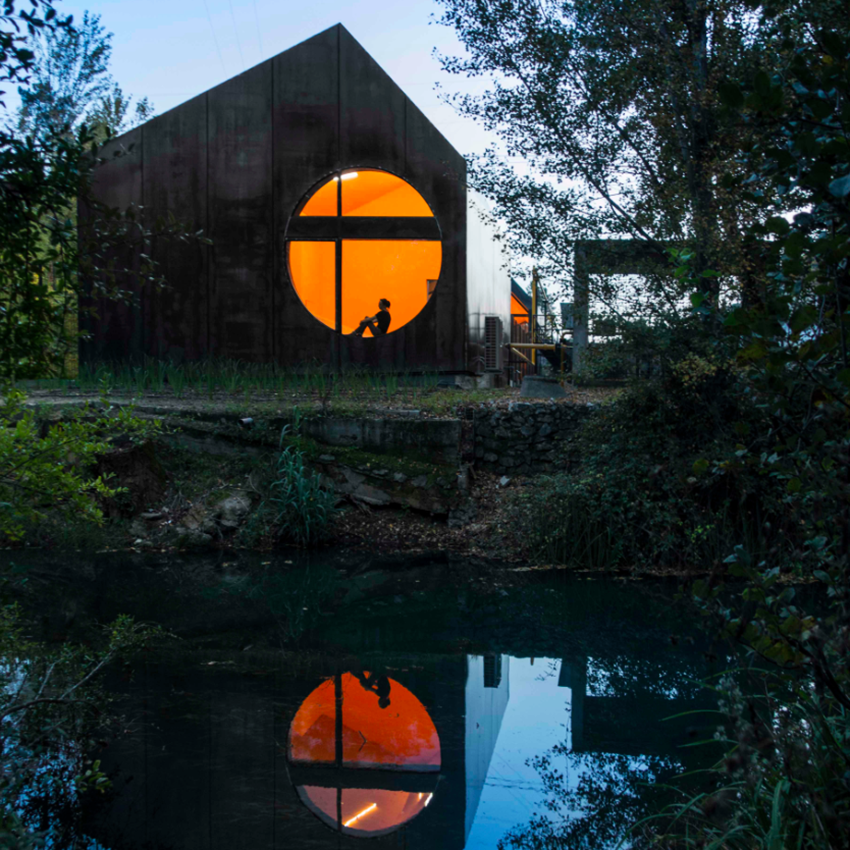 PHYD Arquitectura completes Renova Store and Theatre in Portugal