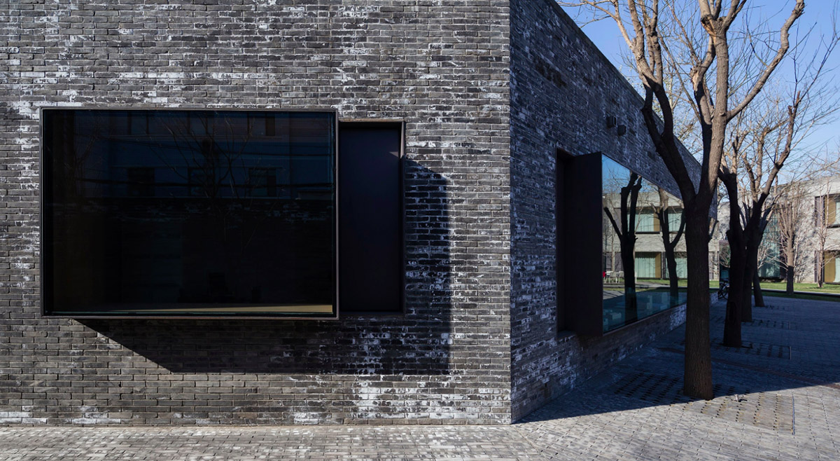 ZAO/standardarchitecture transforms old factory building into its design studio in Beijing