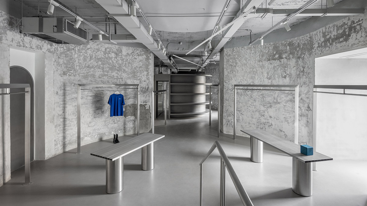 JIANGJIE DESIGN converts cylindrical cement plant into a fashion store in Hangzhou