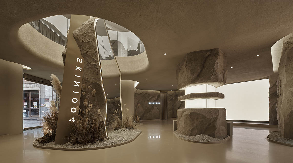 Organic, moulded façade defines skincare boutique designed by LMTLS in Seoul 