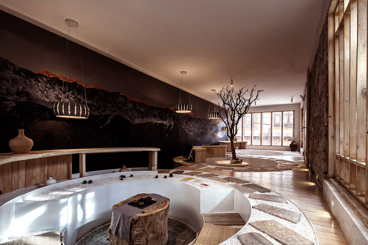 Yiduan Shanghai Interior Design uses Tibetan style with smooth transitions for a new homestay hotel