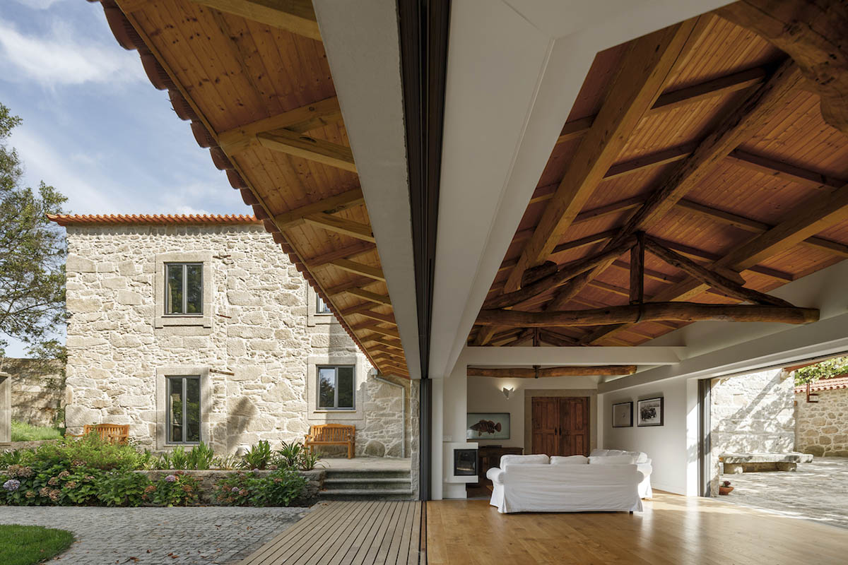 Ren Ito Architects' Casa Calçada: Subtle Restoration Blends History with Modern Comfort