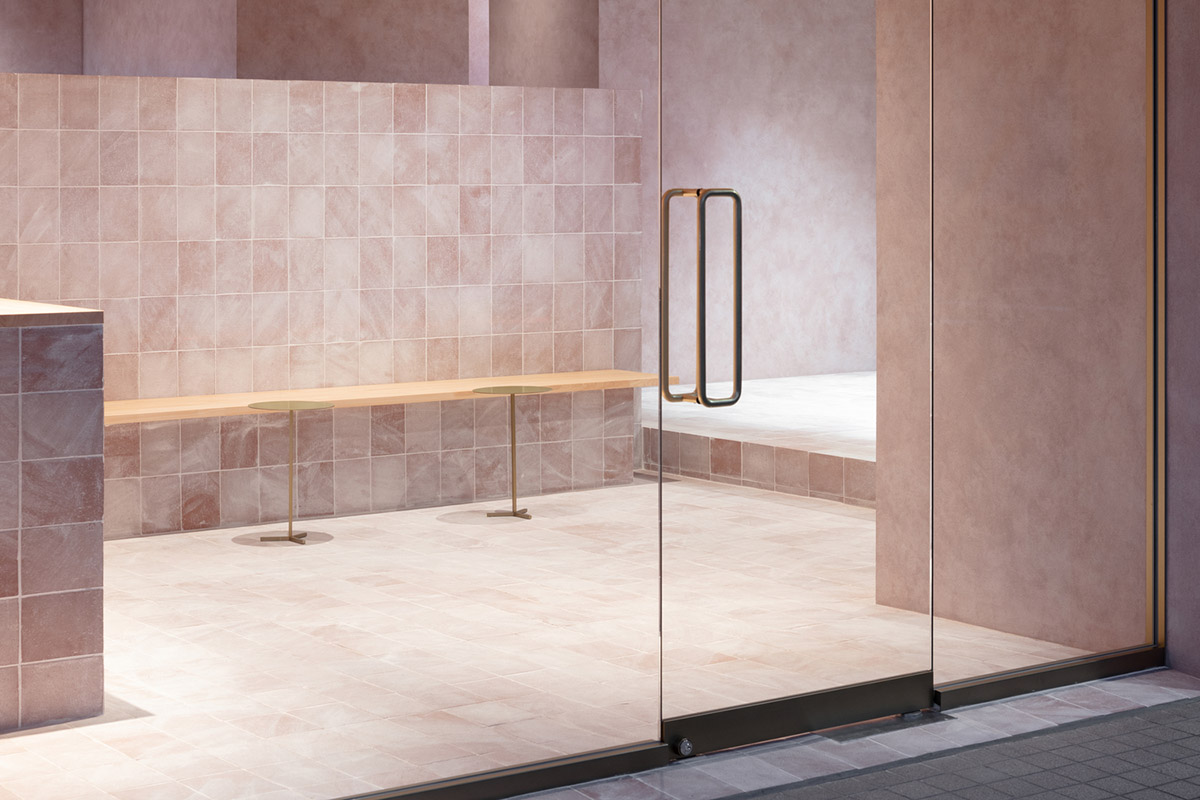 YYA / Yusuke Yoshino Architects creates hair salon made of pinkish walls and brick tiles in Osaka 