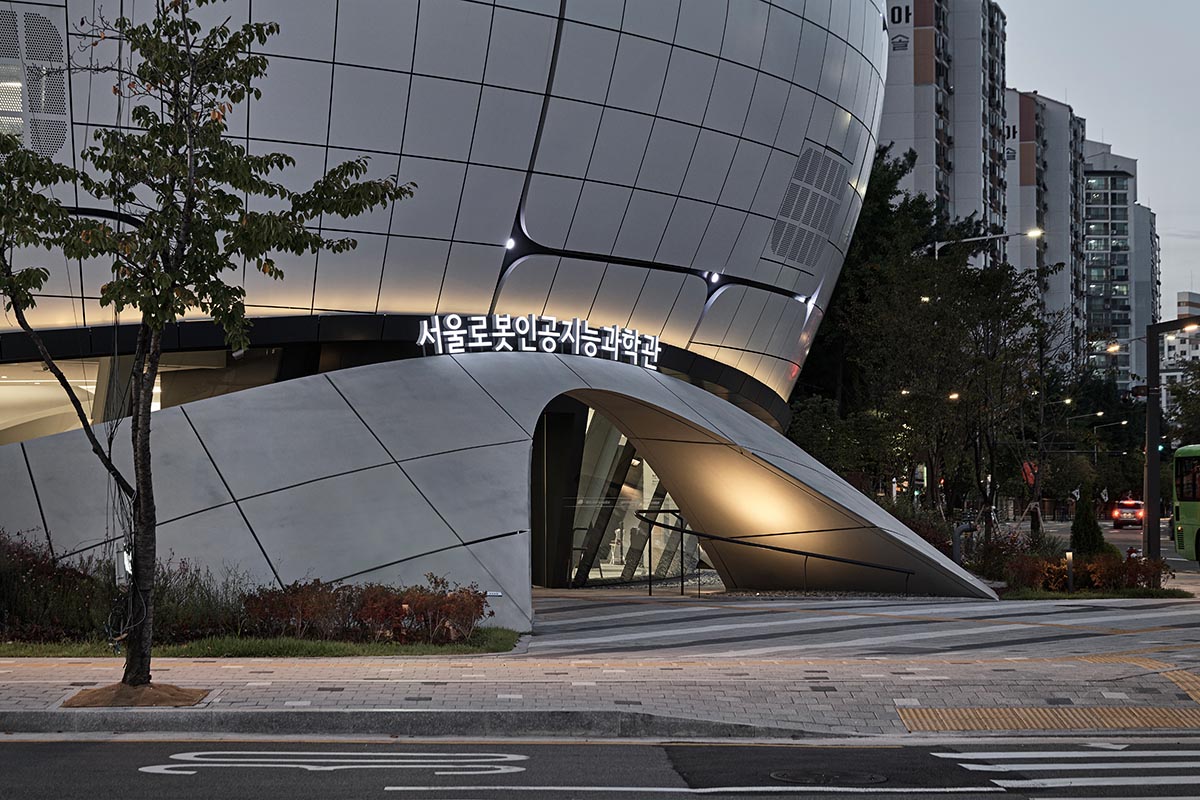 Melike Altınışık Architects completes the world's first pioneer robot & AI museum in Seoul