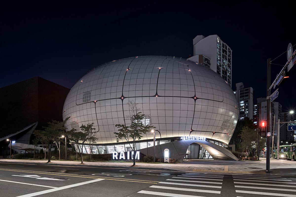 Melike Altınışık Architects completes the world's first pioneer robot & AI museum in Seoul