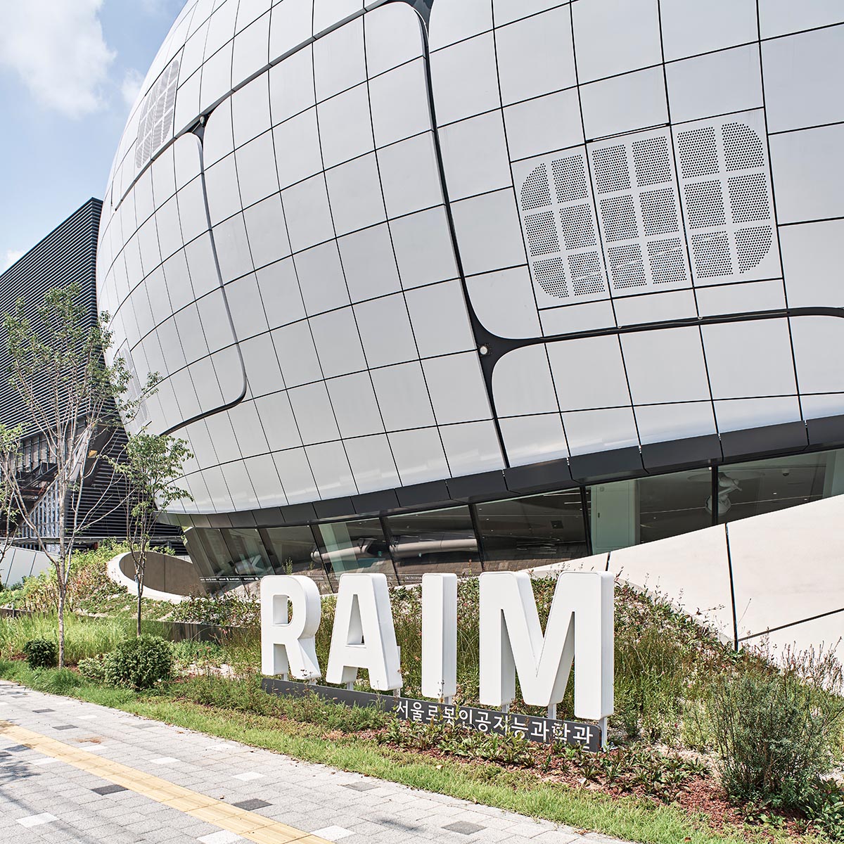 Melike Altınışık Architects completes the world's first pioneer robot & AI museum in Seoul