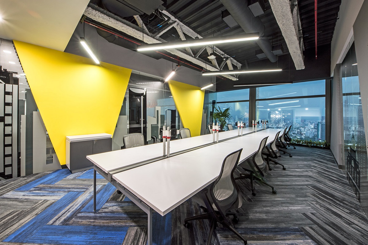 The architecture of light and shadows