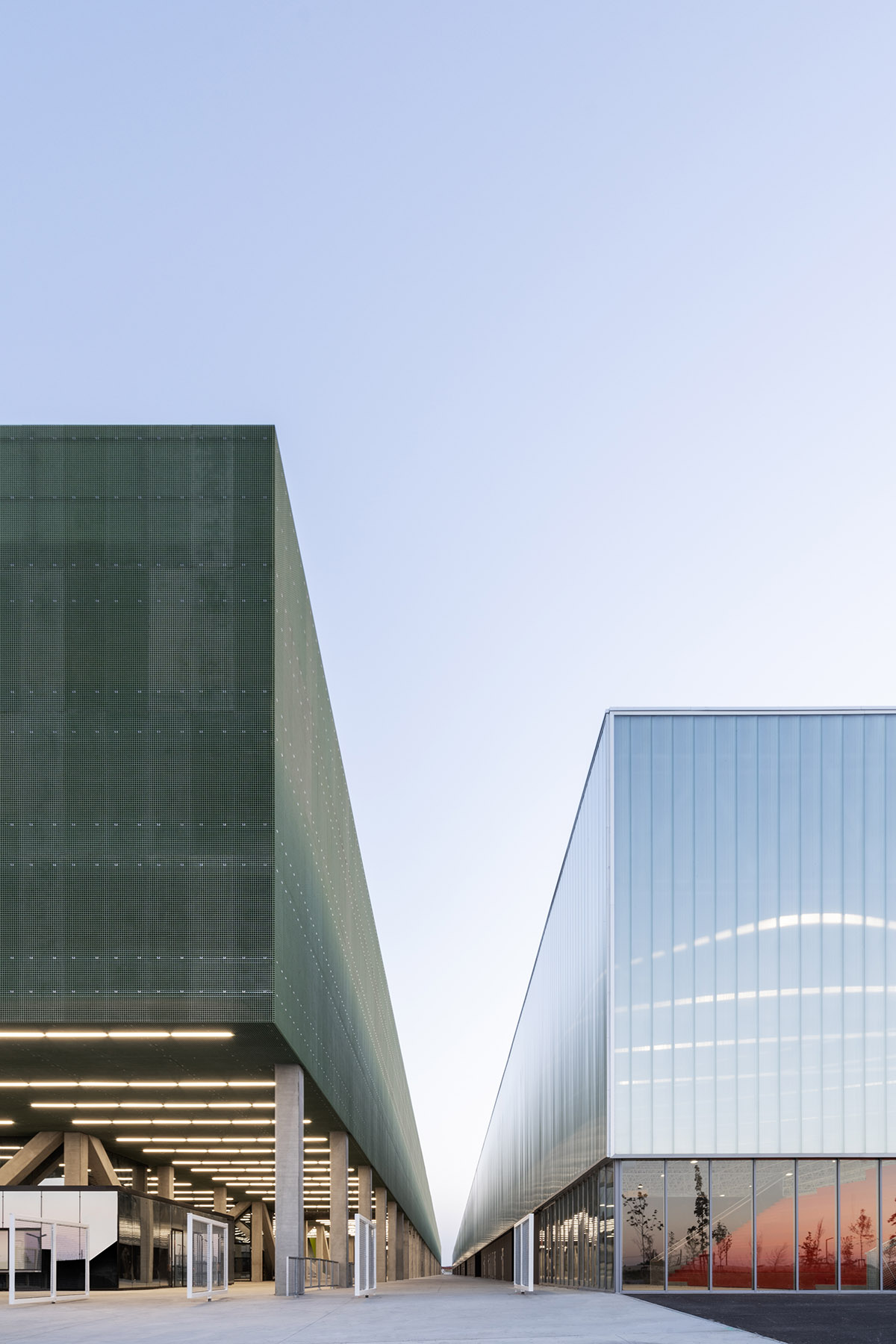 OMA completes MEETT Toulouse Exhibition and Convention Centre in France