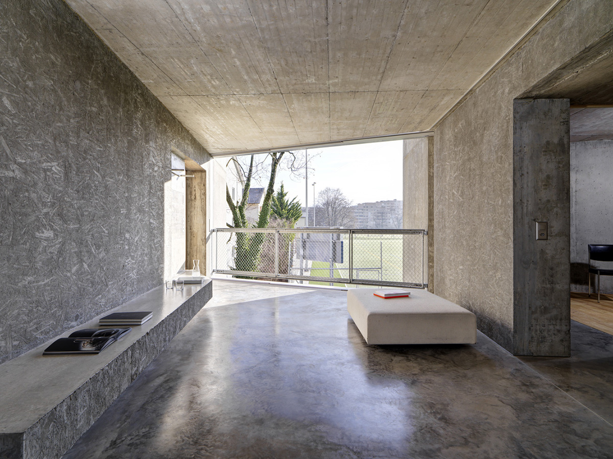 Gus Wüstemann Architects completes concrete affordable housing in Zurich
