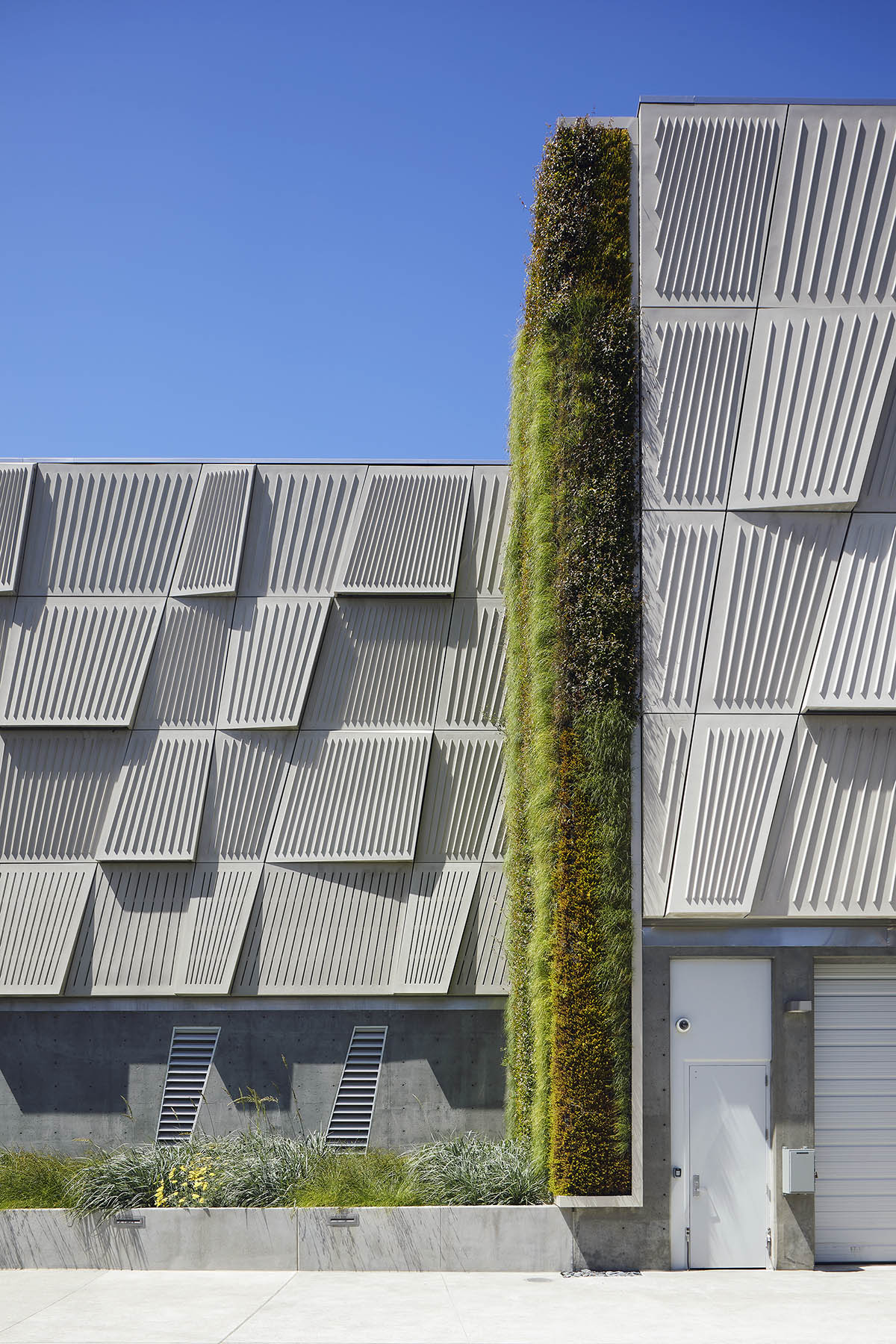 TEF Design completes PG&E’s first switchgear building targeting net zero energy in San Francisco