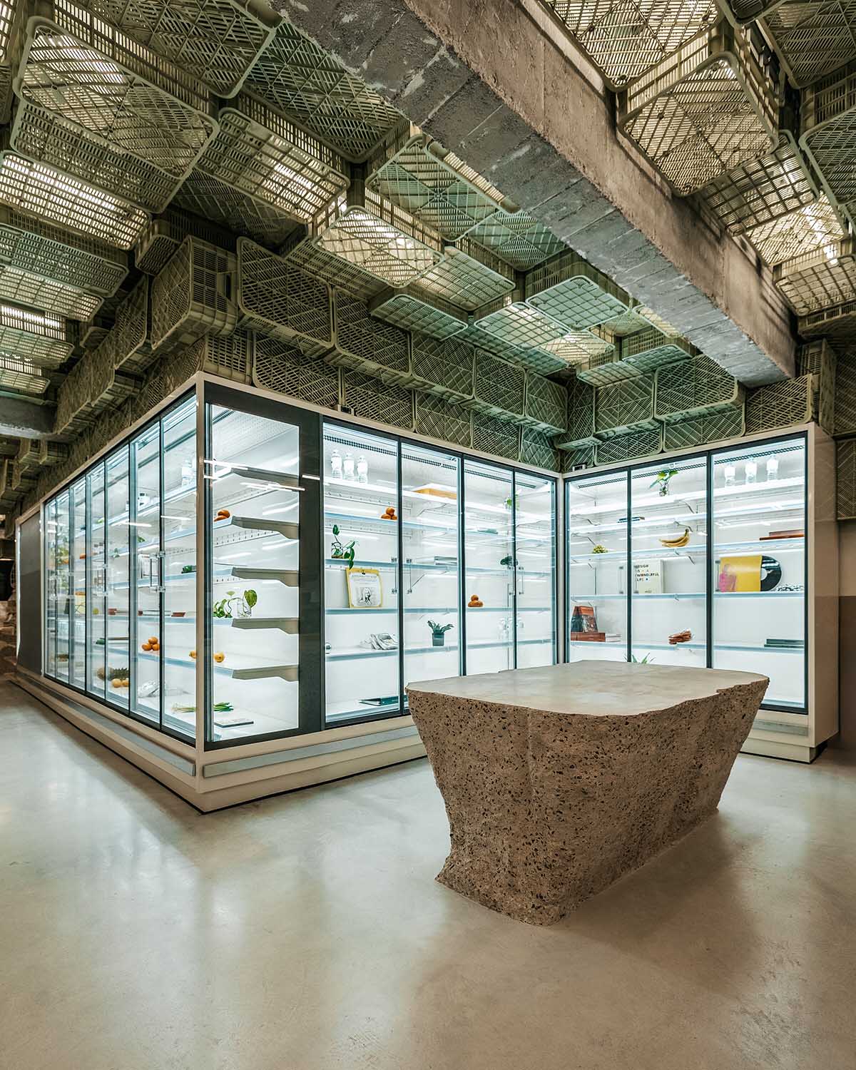 Minimal Studio transforms retail with the minimalist brutalist design of Plastic Box in Majorca
