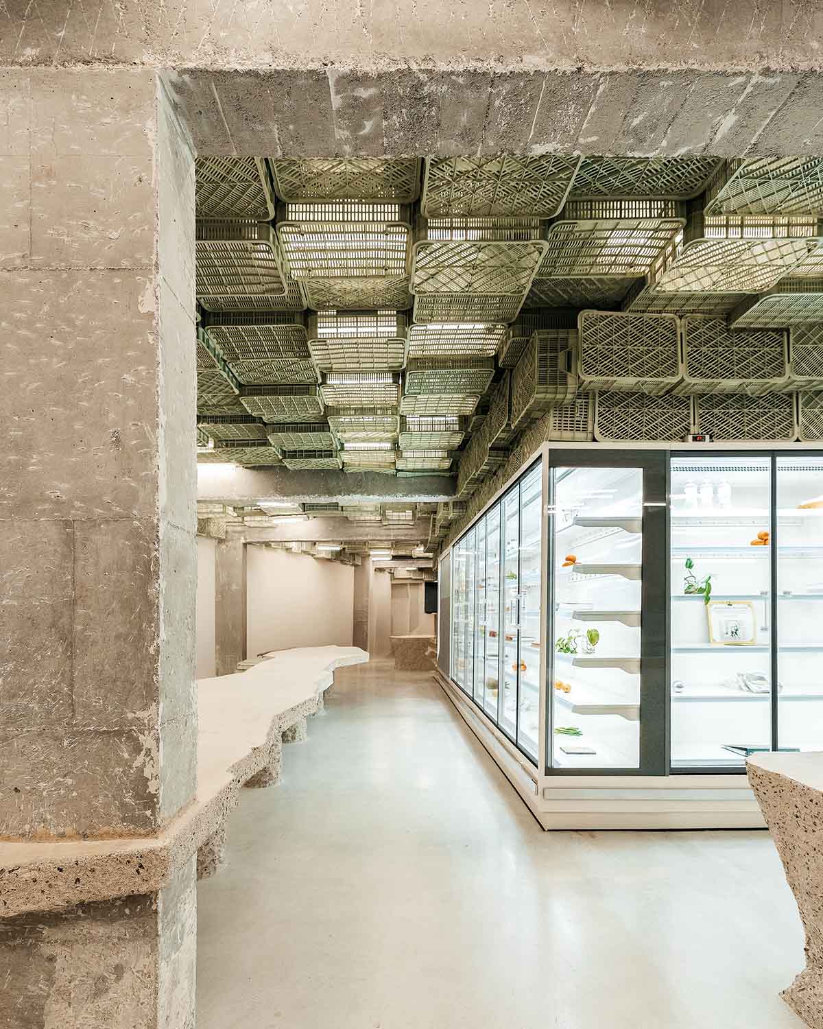 Minimal Studio transforms retail with the minimalist brutalist design of Plastic Box in Majorca